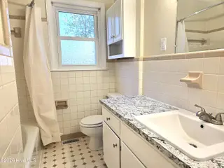 1018 Karen Drive, New Bern, NC 28562 – photo 6: 1018 Karen Bathroom 2