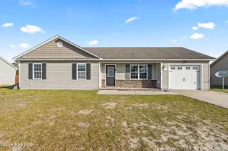 211 Lockwood Court, Hubert, NC 28539 – photo 1: 1