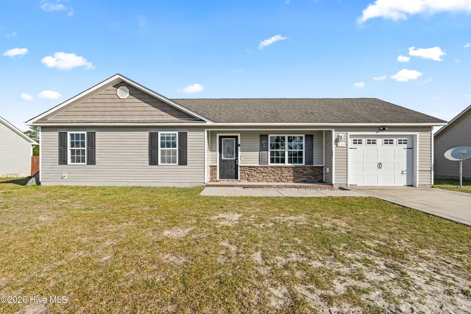 211 Lockwood Court, Hubert, NC 28539 – photo 1 of 26: 1