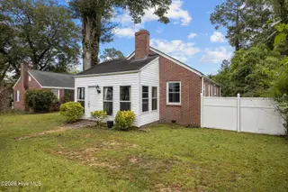 New Bern – photo 1: 2-web-or-mls-0C0A2085