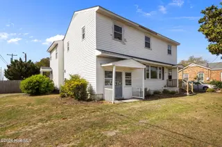 2501 Avery Street, Morehead City, NC 28557 – photo 5: 5-web-or-mls-2501 Avery St 005