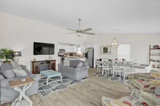 1720 N New River Drive, Surf City, NC 28445 — 5-bedroom home in Old Settlers Beach, Surf City, NC, photo 9 of 44