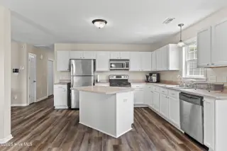 4000 W T Whitehead Drive, Jacksonville, NC 28546 – photo 8: kitchen