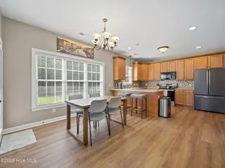 301 Savannah Drive, Jacksonville, NC 28540 – photo 9: 10-web-or-mls-301 Savannah Dr. 15