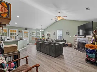 112 Christy Drive, Beulaville, NC 28518 – photo 14: living room
