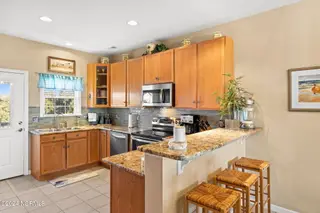916 E Dolphin Drive, Oak Island, NC 28465 – photo 14: KahunaPhoto.com 916-10