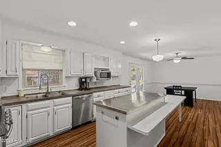 911 Vernon Drive, Jacksonville, NC 28540 – photo 12: 425A4247
