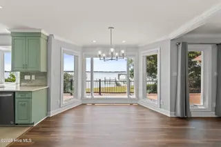 995 Chadwick Shores Drive, Sneads Ferry, NC 28460 – photo 14: 47_breakfast nook