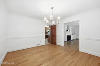 225 Churchill Drive, Greenville, NC 27858 – photo 14: 37-web-or-mls-IMG_9784