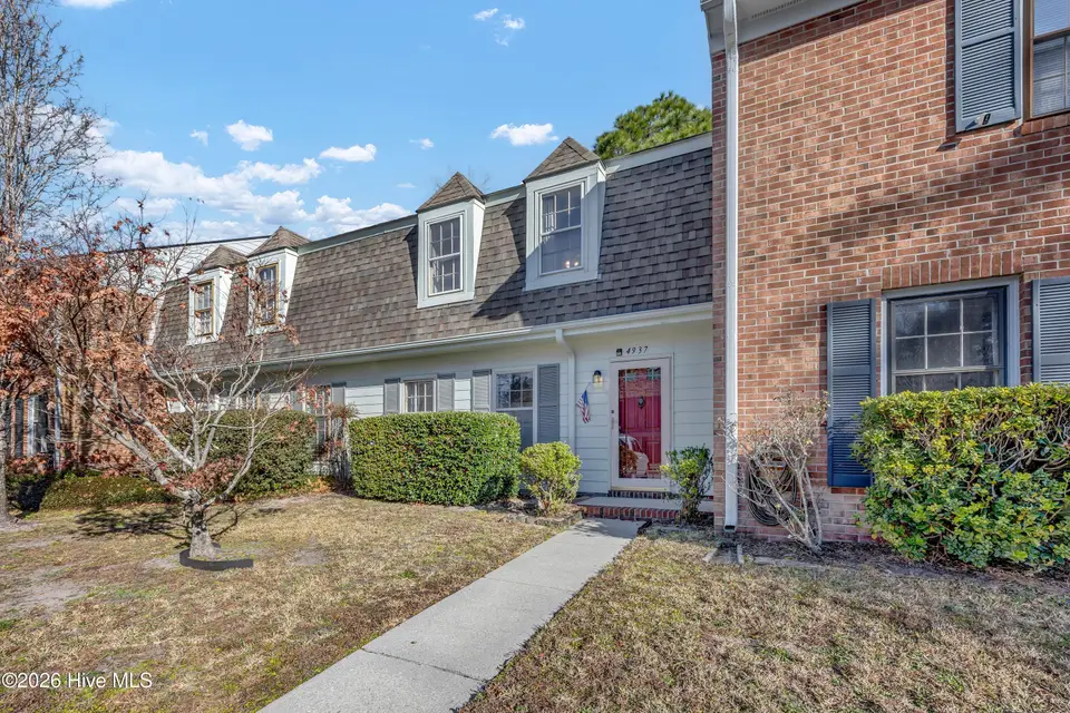 4937 Marlin Court, Wilmington, NC 28403 — 3-bedroom townhome in Stones Throw, Wilmington, NC, photo 1 of 26: 001_img_8924_633