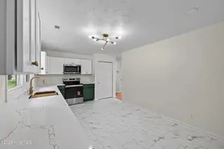 300 Walnut Drive, Jacksonville, NC 28540 – photo 9