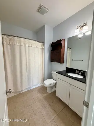 123 Covil Avenue Unit 201, Wilmington, NC 28403 – photo 12: Primary Bathroom