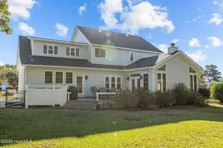 1801 Clubhouse Drive, Morehead City, NC 28557 – photo 5: 2-web-or-mls-1S3A9516