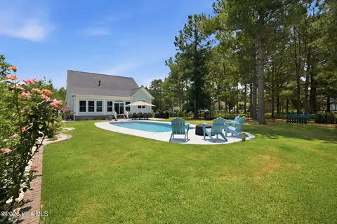 776 Breezewood Dr SE, Bolivia