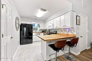 3703 Elizabeth Avenue, New Bern, NC 28562 – photo 10: 17-web-or-mls-0C0A8750_edit