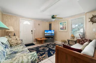 401 E Atlantic Boulevard, Atlantic Beach, NC 28512 – photo 23: Living room view