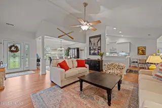 815 Pelican Drive, New Bern, NC 28560 – photo 3: Open design