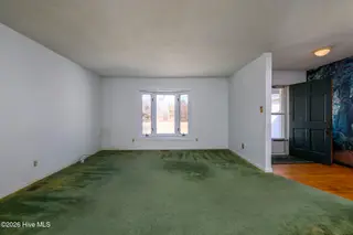 115 Carolina Pines Boulevard, New Bern, NC 28560 – photo 8: Living Room