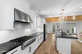 538 Sheldrake Court, Beaufort, NC 28516 – photo 11: Gourmet Kitchen w/ Island