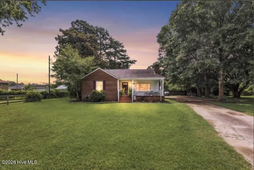 1502 N Hills Court, New Bern, NC 28562 – photo 1 of 61: IMG_2062
