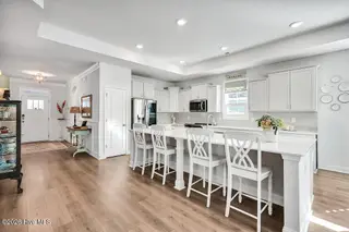 142 Rice Marsh Way, Wilmington, NC 28412 — 3-bedroom home in Bella Port, Wilmington, NC, photo 14 of 62: 142 RICE MARSH WAY - CHEF-STYLE KITCHEN