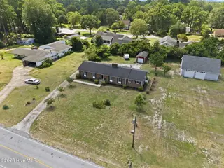 6762 River Road, Washington, NC 27889 — 3-bedroom home in Country Club Hills, Washington, NC, photo 7 of 55: 8-web-or-mls-DJI_20260819120746_0019_D-e