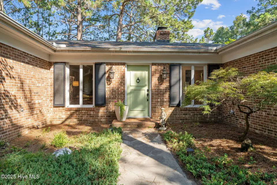 525 Fairway Drive, Southern Pines, NC 28387 – photo 1 of 33: 525 Fairway Drive