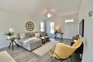 109 Bristol Bay Drive, Lake Waccamaw, NC 28450 – photo 18: LIVING