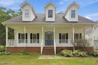 410 Stately Pines Road, New Bern, NC 28560 – photo 6: 410 Stately Pines Road