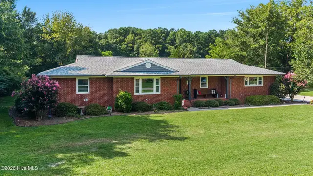 217 E Henry Street, Atkinson, NC 28421