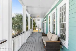 306 Coral Drive, Wrightsville Beach, NC 28480 — 5-bedroom home in Harbor Island, Wrightsville Beach, NC, photo 11 of 57: 008_306_coral_drive-05_378