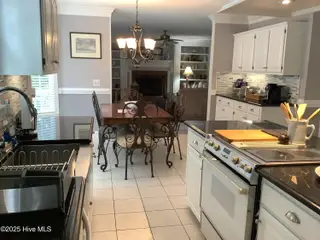 3300 Upton Court, Wilmington, NC 28409 — 5-bedroom home in Woodberry Forest, Wilmington, NC, photo 14 of 39: Kitchen 4