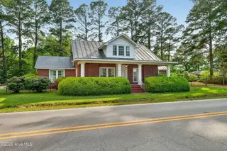 207 W 3rd Street, Princeton, NC 27569 – photo 4: 4-web-or-mls-DSC01559