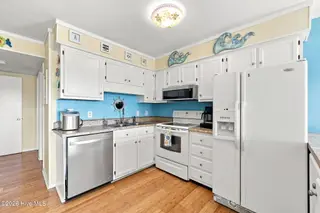 1904 E Fort Macon Road 301, Atlantic Beach, NC 28512 – photo 16: 28-web-or-mls-APATB-#301---034_edit