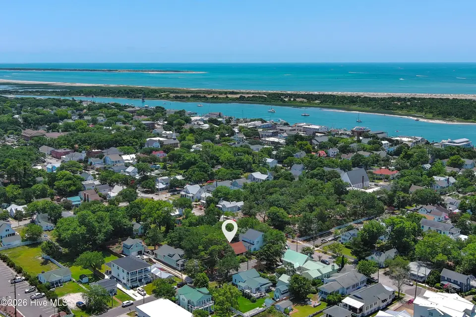 302 Moore Street, Beaufort, NC 28516 – photo 1 of 29: 302 Moore St