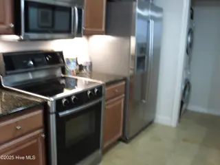 332 Sky Sail Boulevard 332, New Bern, NC 28560 – photo 9: 332 Sky Sail kitchen