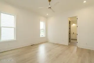 103 Shoreview Drive, New Bern, NC 28562 – photo 16: Similar Construction Primary Bedroom
