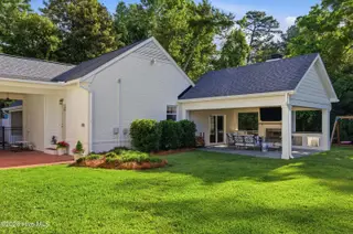 1925 Hawthorne Road, Wilmington, NC 28403 – photo 4: 035_1925_hawthorne_road-35_741