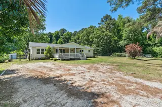 13290 New Britton Highway E, Nakina, NC 28455 – photo 4: Front Yard