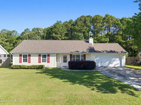 143 Glenwood Dr, Hubert