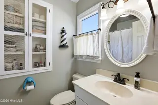 315 Brunswick Avenue W, Holden Beach, NC 28462 – photo 14: 19_315_brunswick_ave_w_019