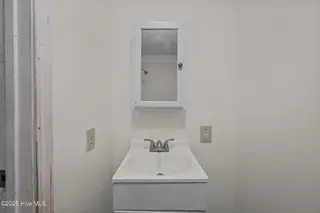 700 2nd Avenue, New Bern, NC 28560 – photo 19: Bath