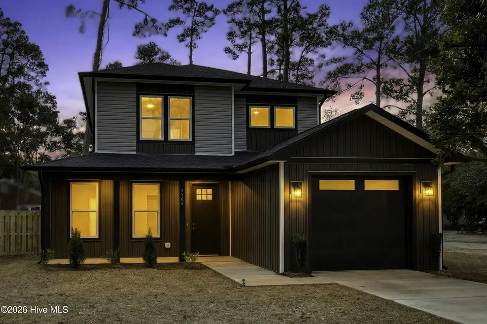 3904 Wilshire Boulevard, Wilmington, NC 28403 – photo 1 of 46: Front