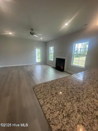915 Caroline Court, New Bern, NC 28560 – photo 6: 1727 Family Room