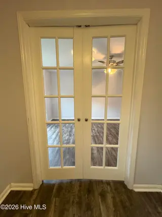 102 Dockside Drive, Jacksonville, NC 28546 – photo 10: office doors