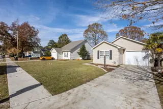 3712 Elizabeth Avenue, New Bern, NC 28562 – photo 2: 2-web-or-mls-0C0A5885