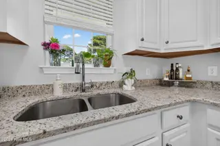 5094 Wyncie Wynd, Southport, NC 28461 — 2-bedroom townhome in South Harbour Village, Southport, NC, photo 23 of 37