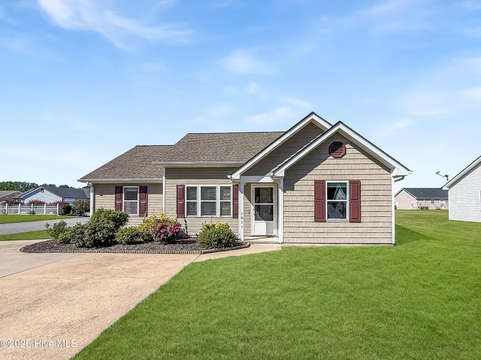 1011 Jessica Street, Elizabeth City, NC 27909 – photo 1 of 29: 8c799158f1b5df8119cfac8ac05f07a47af47eba
