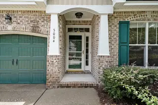 5004 Whitner Drive, Wilmington, NC 28409 — 4-bedroom home in Holly Glen Estates, Wilmington, NC, photo 3 of 45: 5004WhitnerDrive-3