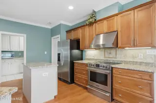 307 Duck Haven, Swansboro, NC 28584 – photo 18: 307 Duck Haven _ Interior-Exterior (31 o